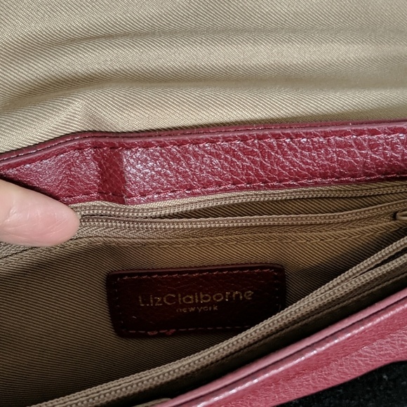 ✨Vintage Liz Claiborne clutch with handle✨ - Picture 4 of 4